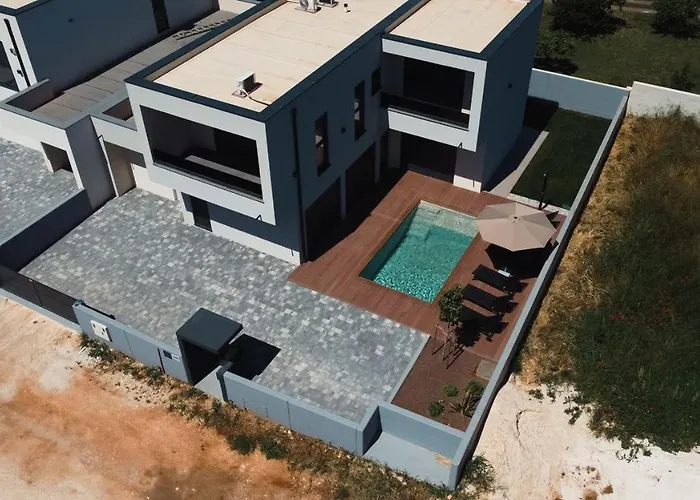 Luna S Privatnim Bazenom Βίλα Pomer